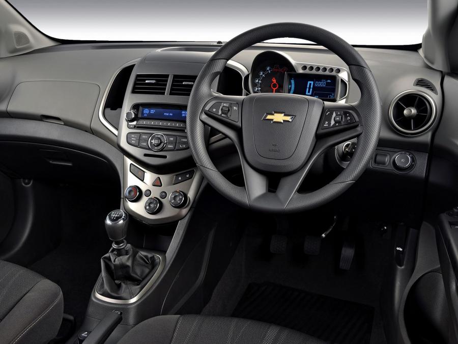  Chevrolet Sonic 5-Door 2011 года  (ZA) (фото 7 из 16)